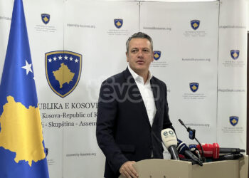 Gashi: Shumica parlamentare është humbur dhe problemet vazhdojnë