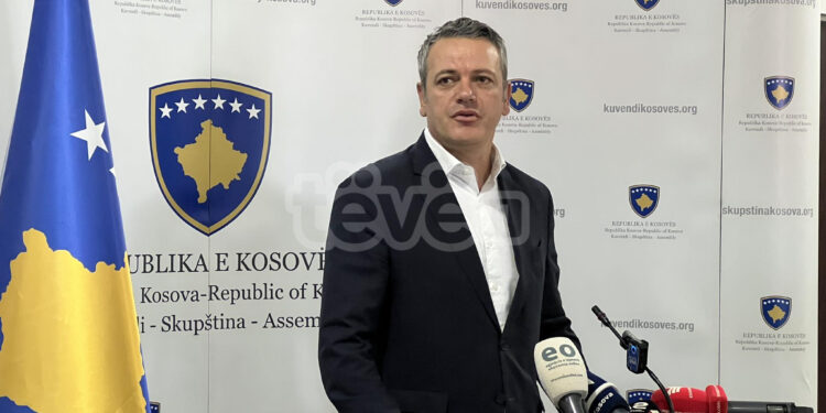 Gashi: Shumica parlamentare është humbur dhe problemet vazhdojnë