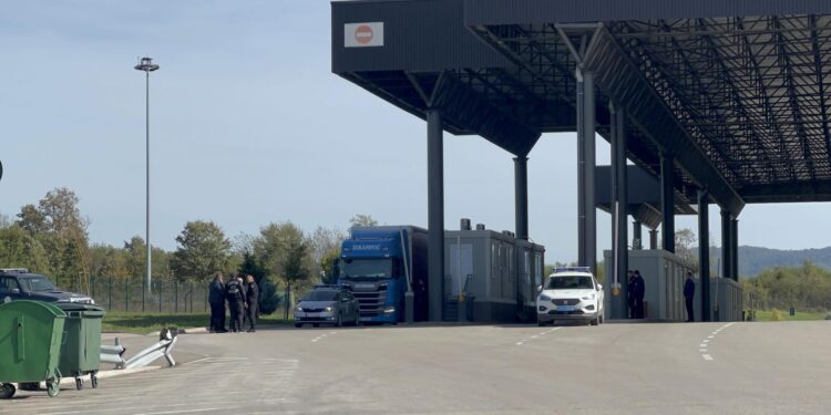 Grupi “Besa Besë” thirrje qytetarëve për bojkotim të mallrave serbe