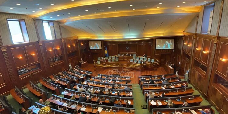 PDK-ja vendos “vijat e kuqe” për LVV-në përderisa Kusari-Lila është shefe e Grupit Parlamentar