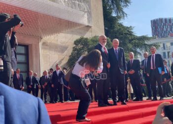 Rama mirëpret Erdoganin në Tiranë