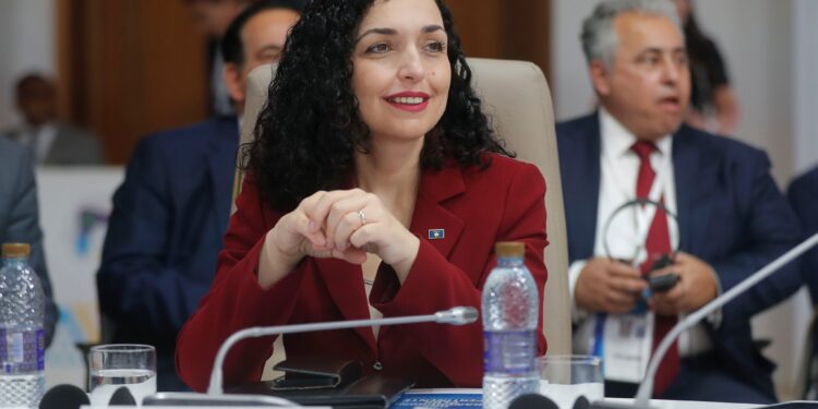 Osmani me ftesë të Macron udhëton për në Francë