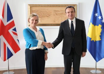 Britania përshëndet vendimin e Qeverisë për të ndryshim të masës ndaj mallrave serbe