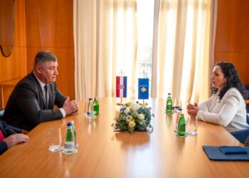 Osmani takohet me presidentin kroat Milanoviç