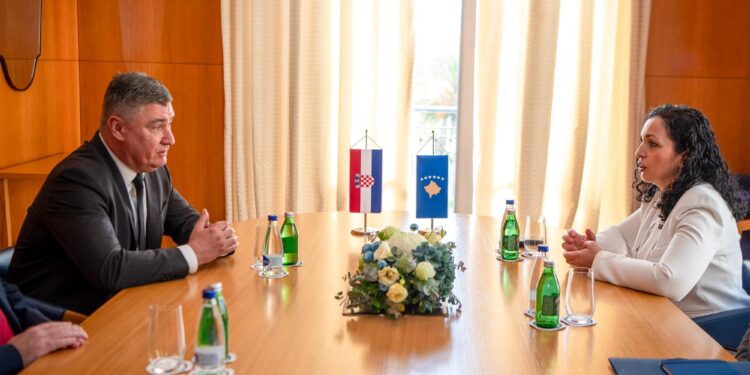 Osmani takohet me presidentin kroat Milanoviç
