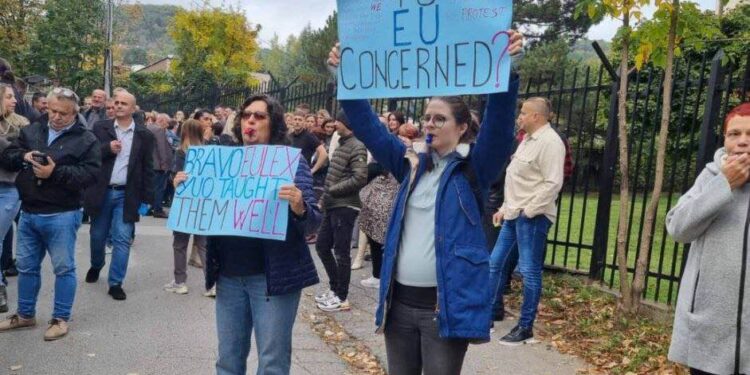 Protestë në veri, kërkohet lirimi i Arsenijeviqit