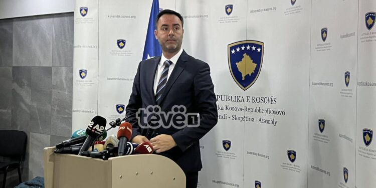 Konjufca për Asociacionin: Qasja e BE-së ndaj Kosovës diskriminuese, po na trajton si jo shtet