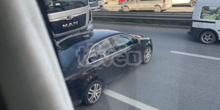 Aksident mes një kamioni dhe një veture në Veternik