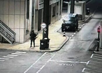 Policia: Një veturë e dyshuar e xhandarmërisë serbe ka shkelur vijën ndarëse të kufirit në Merdar