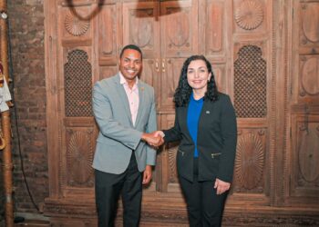 Osmani takon kongresistin Torres, flasin për zhvillimet e fundit në Kosovë dhe rajon