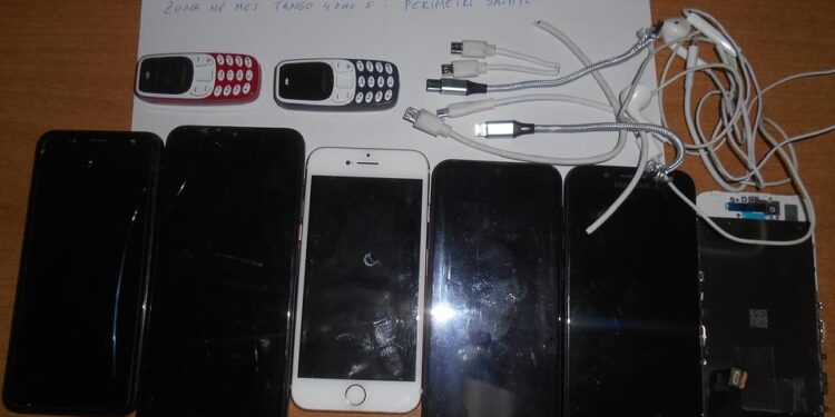 Në Qendrën Korrektuese të Dubravës u tentua të futen telefona e substancë narkotike