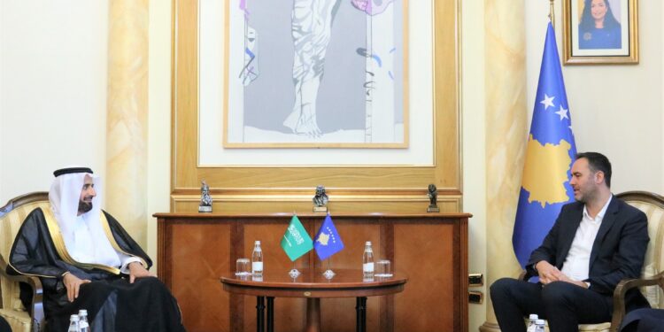 Konjufca takon ministrin e Arabisë Saudite, flasin për lehtësimin e udhëtimit të qytetarëve në të dyja vendet