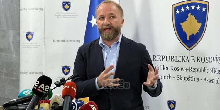 Deklarata e Konjufcës për Asociacionin, Tahiri: Do të kishte vlerë para një viti