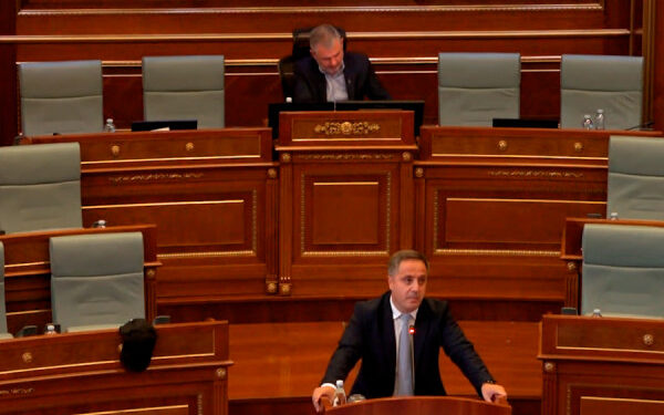 ​Selmanaj: Kurti është regjisori i kësaj skeme të korrupsionit të strukturuar në Kosovë