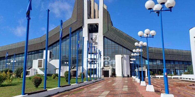 Pas aksionit në ‘Pallatin e Rinisë’ reagon ndërmarrja: Kemi ofruar qasje të plotë në pallat