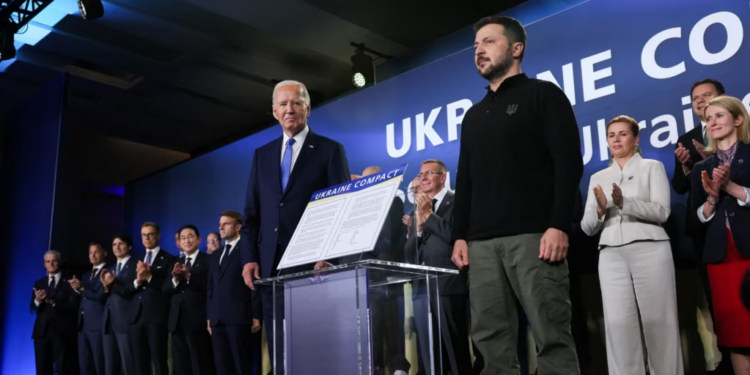 Biden në Evropë për të diskutuar për Ukrainën, teksa Rusia kryen sulm “masiv”