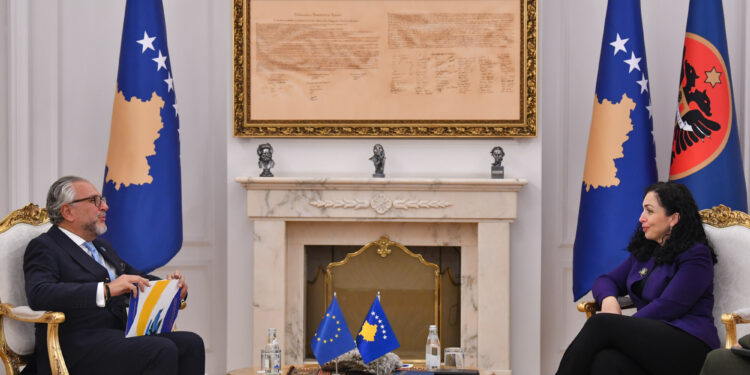 Osmani flet me shefin e EULEX-it për sigurinë në veri e në vijën kufitare me Serbinë