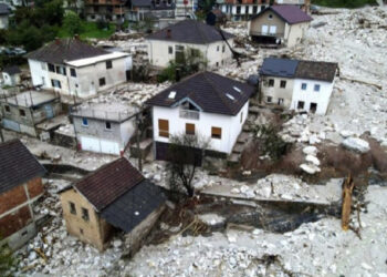 Të paktën 21 të vdekur nga stuhia shkatërrimtare në Bosnien qendrore
