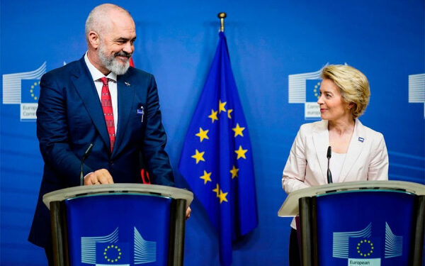 ​Von der Leyen sot në Shqipëri