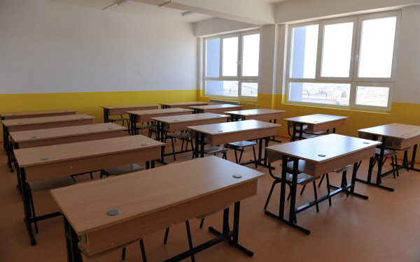 ​Shkolla pa fotokopje, mësimdhënësit printojnë testet për nxënës me shpenzime personale në Prizren