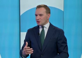 Zogaj: LVV e PDK po bllokojnë Prishtinën, rrezikojmë t’i humbim rreth 9 milionë euro