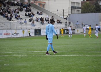 Portieri i Lirisë grushtoi bashkëlojtarin, dënohet me dy ndeshje