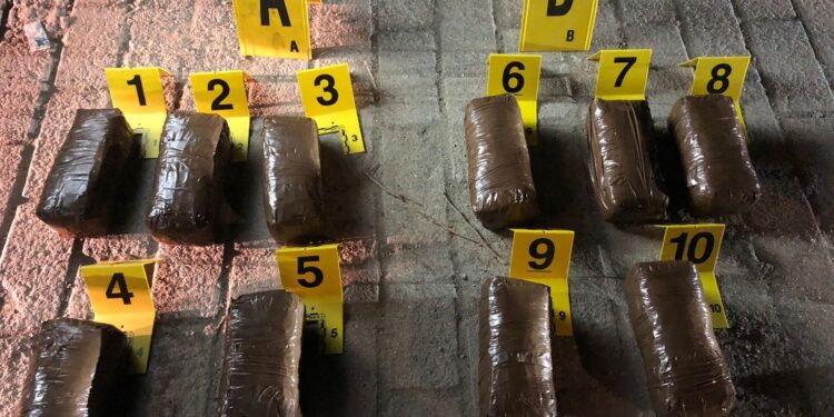 Sekuestrohen 10 kg kokainë, u zunë në një veturë në magjistralen Fushë Kosovë-Prishtinë