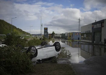 Përmbytje në Itali dhe Francë, një i vdekur mbi dy mijë persona evakuohen