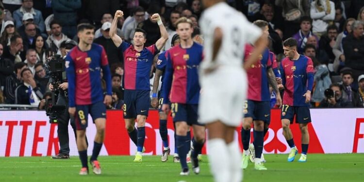 Barcelona turpëron Real Madridin, fiton El Clasicon në Bernabeu