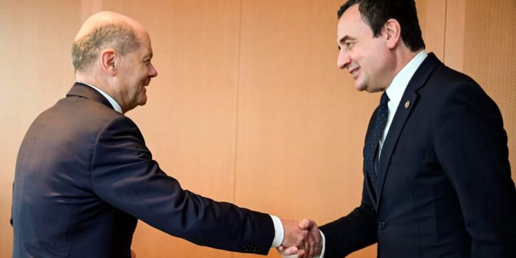 Kurti në takim me Scholz kërkon mbështetje për heqjen e masave ndaj Kosovës