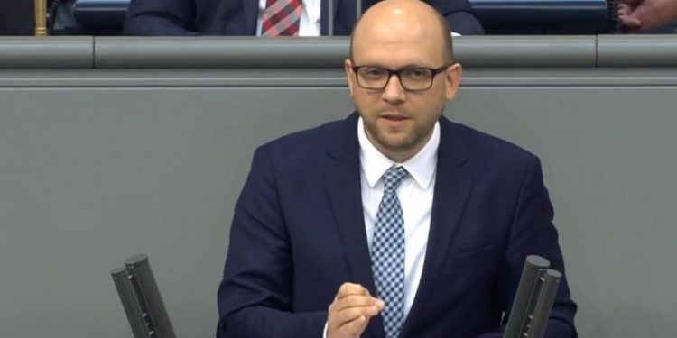 Sarrazin në Prishtinë: Tregu rajonal do të mundësonte zhvillim