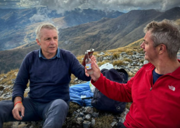 Ambasadori gjerman dhe ai britanik shijojnë bukuritë e Kosovës