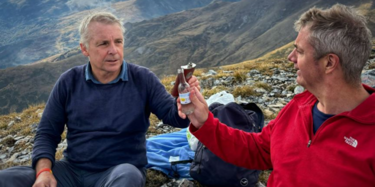 Ambasadori gjerman dhe ai britanik shijojnë bukuritë e Kosovës