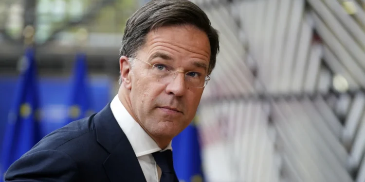 Rutte sot merr detyrën si kreu i ri i NATO-s