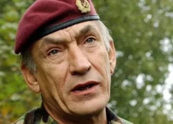 Si e kujtojnë kosovarët komandantin e parë të KFOR-it që vdiq të martën