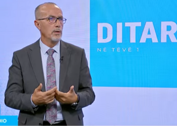 Haxhiu: 16 ushtarë të FSK-së janë ushqyer jashtë kazermës, ushqimi brenda nuk iu mjaftoi