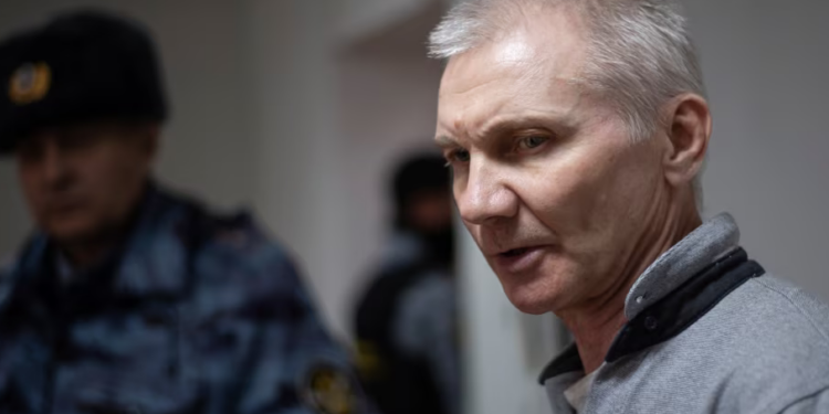 Rusia e liron një burrë që u burgos pse vajza e tij bëri vizatim kundër luftës