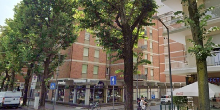 14-vjeçarja shqiptare vdes pasi bie nga çatia e një ndërtese