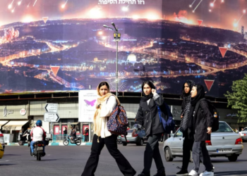 Irani thotë se dy ushtarë u vranë gjatë sulmeve izraelite