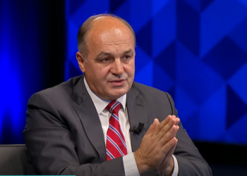 Hoxhaj: Dialogu në “vdekje klinike”, Kurti i ka thurur lavde draft-statutit të Asociacionit