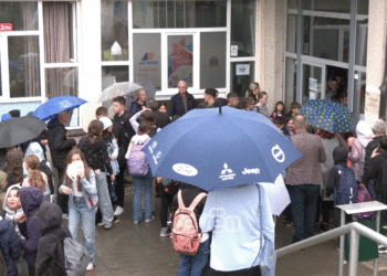 Shtohet siguria në “Ismail Qemail” në Prishtinë, prindërit mund të hyjnë brenda vetëm gjatë konsultimeve