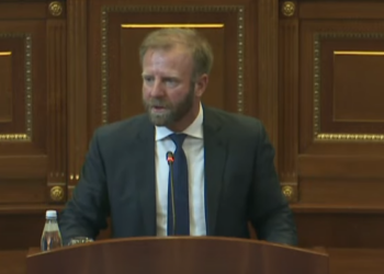 Abazi: Deputetëve të VV-së iu është dhënë urdhër të mos vijnë në seancë