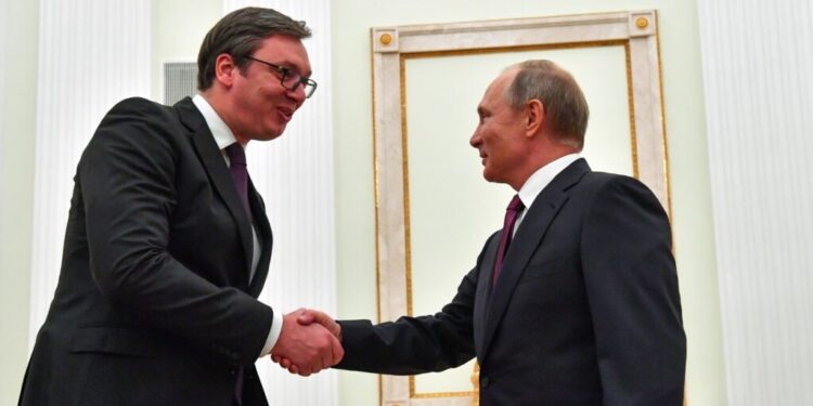 Vuçiq falënderon Putinin për gazin rus, përsërit se Serbia s’do ta sanksionojë Rusinë