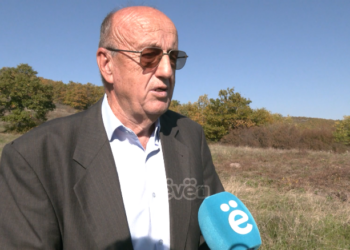 Arif Muçolli krenar që mban emrin e axhës së tij që ra dëshmor në mbrojtje të kufirit në vitin 1944