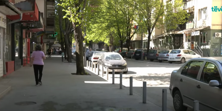 Serbia me listë të re për punonjësit serbë të Kosovës, ndalohen pesë nga Zubin Potoku