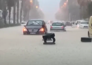 Rreth 30 familje detyrohen të evakuohen si pasojë e përmbytjeve në Shqipëri