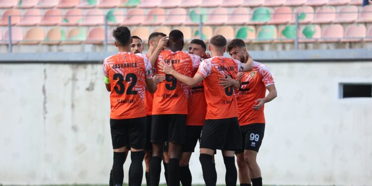 Ballkani fiton derbin e qytetit, Llapi pëson në Klinë