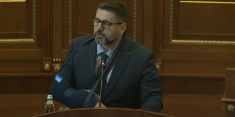 Berisha: Nuk ka lojë me ushtri, kërkojmë zgjidhje urgjente nga qeveria