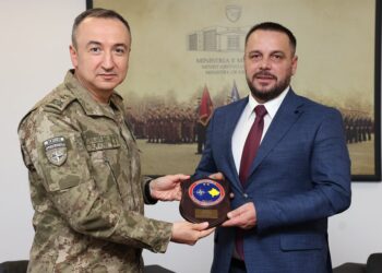 “Kosova gjithmonë falënderuese ndaj NATO-s” – Maqedonci pret në takim lamtumirës komandantin e KFOR-it