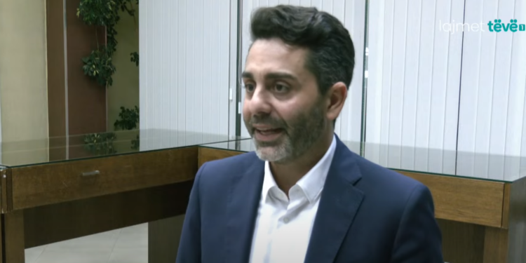 Viziton për herë të parë Kosovën profesori italian që ndihmoi Kosovën gjatë luftës